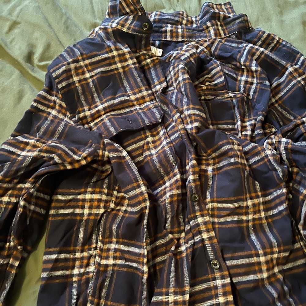 Goodfellow Flannel - Picture 2 of 2